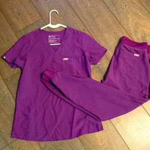 Figs purple scrub set XS